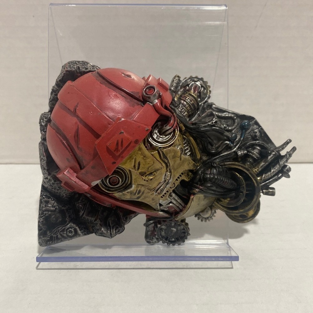 Marvel Iron Man Wall Hanger Battle Damaged Head Art Red Gold 2001 Excellent